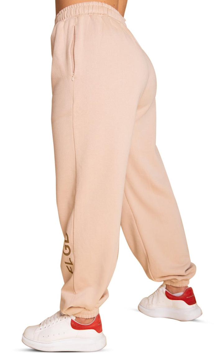 Free Spirit Women's Oversized Jogger Sweatpants Soft Sandstone - FLGD